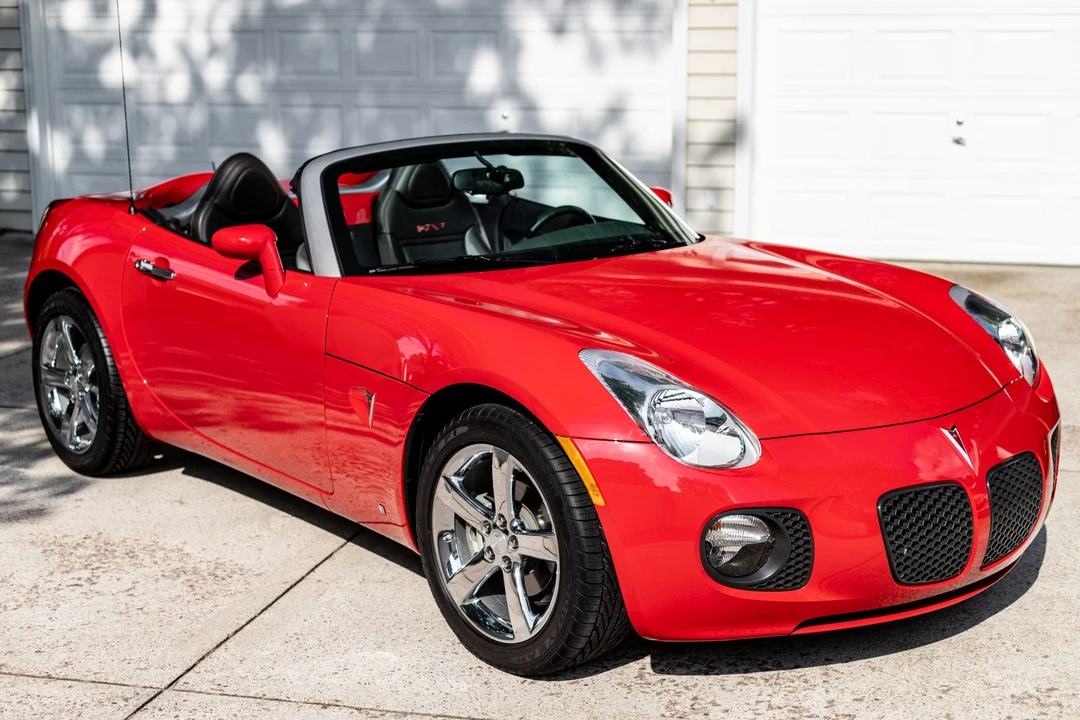 2009 Pontiac Solstice GXP - Image 2 of 31