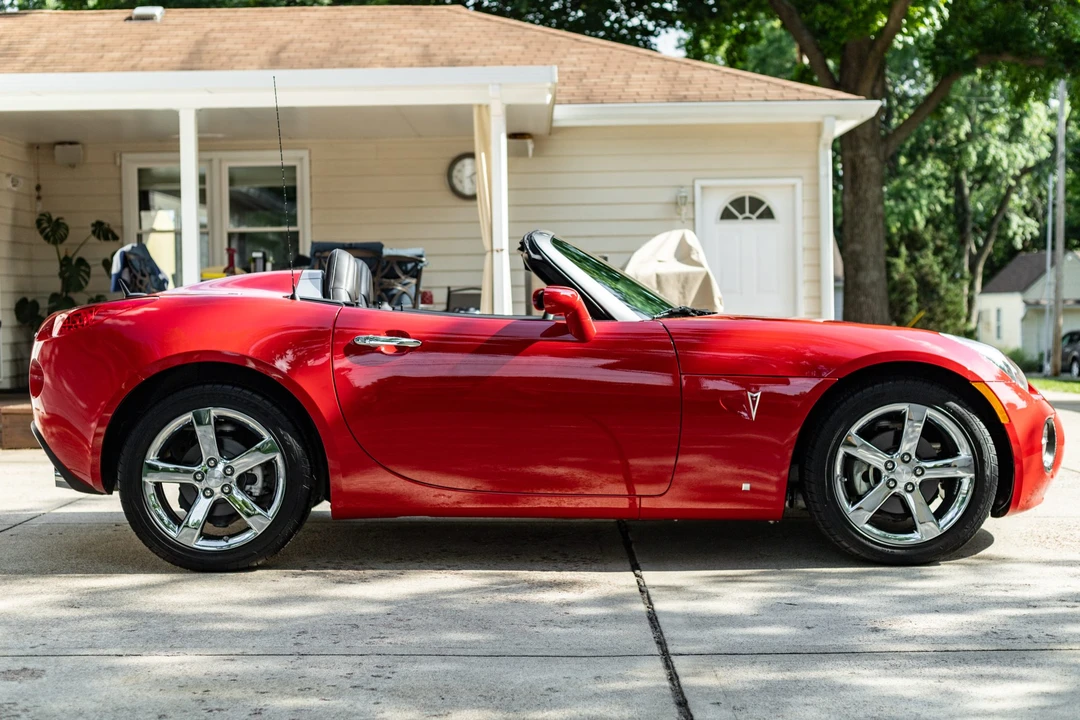 2009 Pontiac Solstice GXP - Image 3 of 31