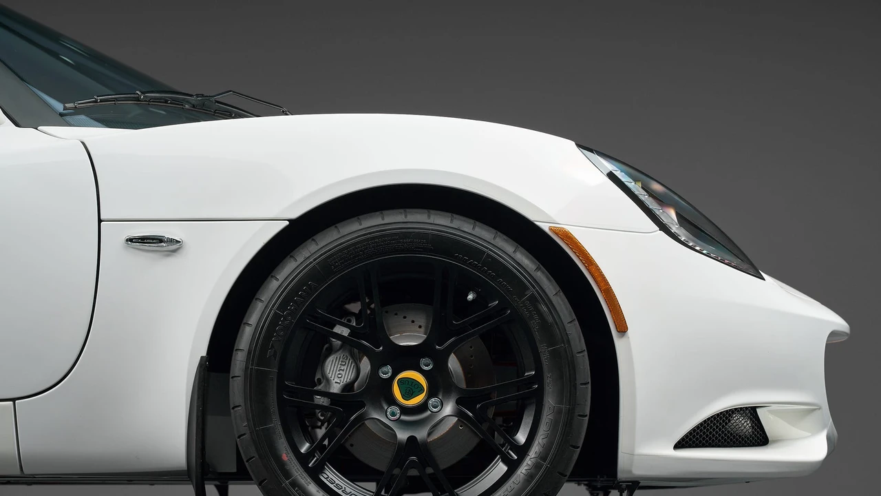 2011 Lotus Elise Series 3 - Image 15 of 31