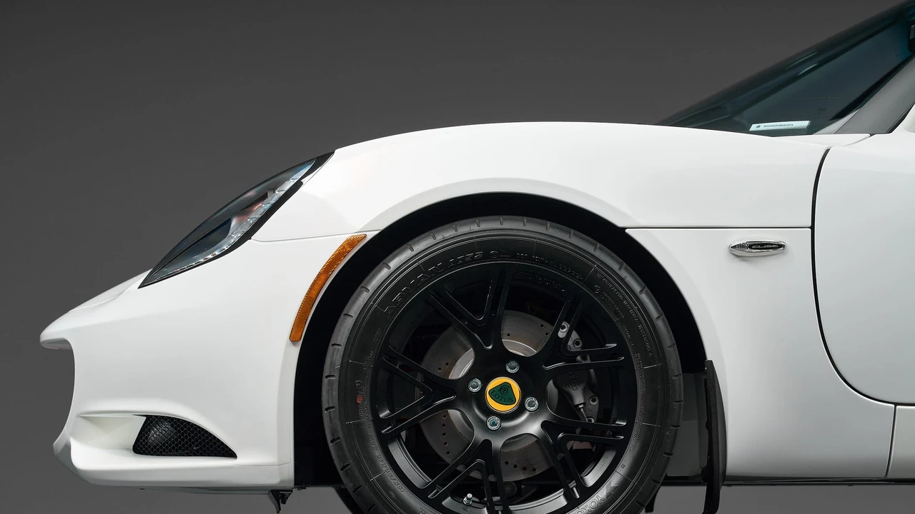 2011 Lotus Elise Series 3 - Image 16 of 31