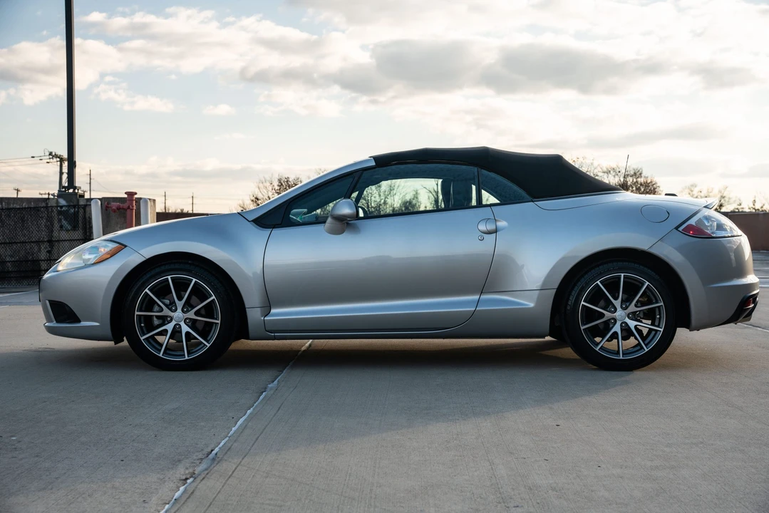 2012 Mitsubishi Eclipse 4th Gen - Image 9 of 31