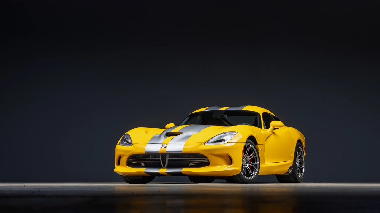 2013 Dodge Viper 5th Gen - Image 2 of 31