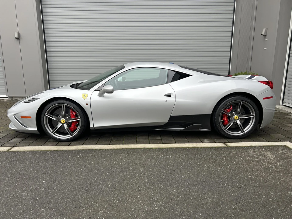 2014 Ferrari 458 Speciale - Image 12 of 31