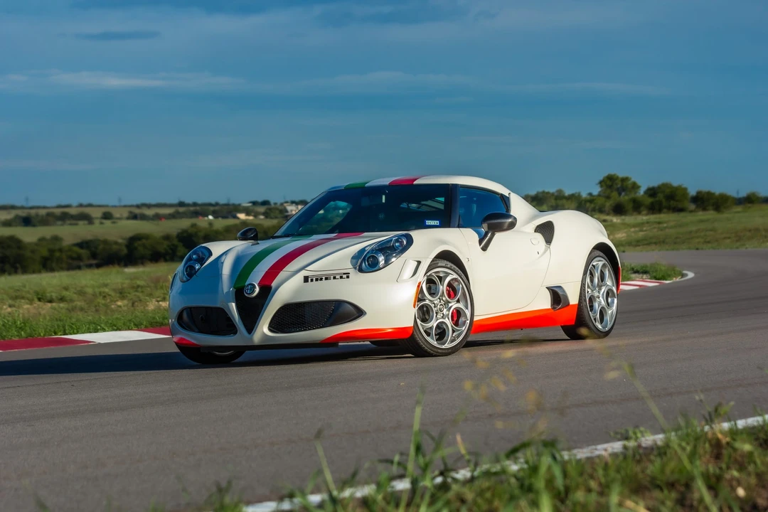 2015 Alfa Romeo 4C Coupe - Image 15 of 31