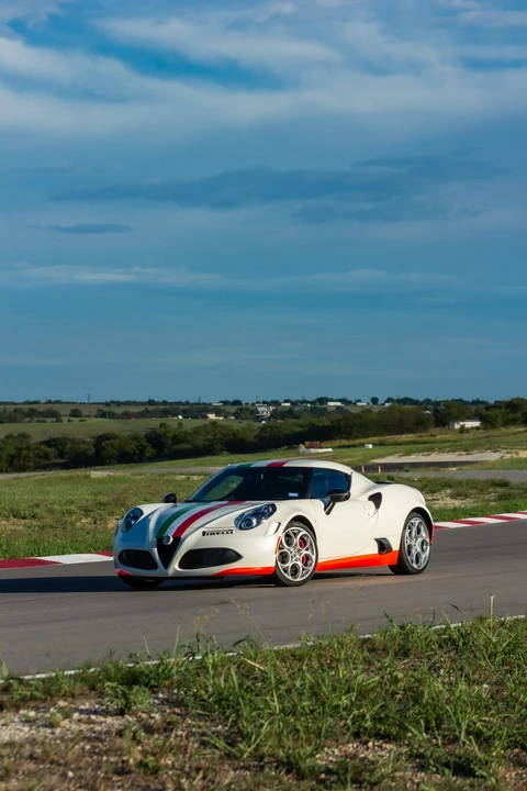 2015 Alfa Romeo 4C Coupe - Image 14 of 31