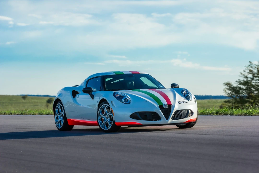 2015 Alfa Romeo 4C Coupe - Image 10 of 31