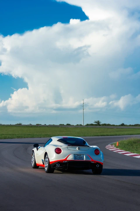 2015 Alfa Romeo 4C Coupe - Image 30 of 31