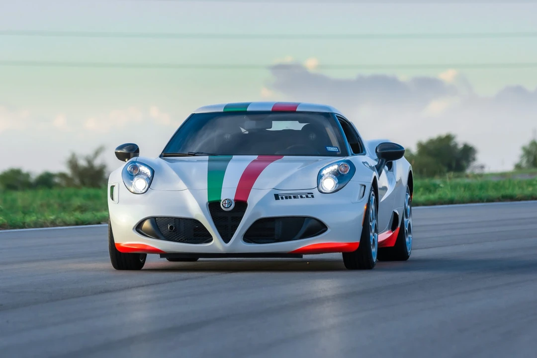 2015 Alfa Romeo 4C Coupe - Image 11 of 31
