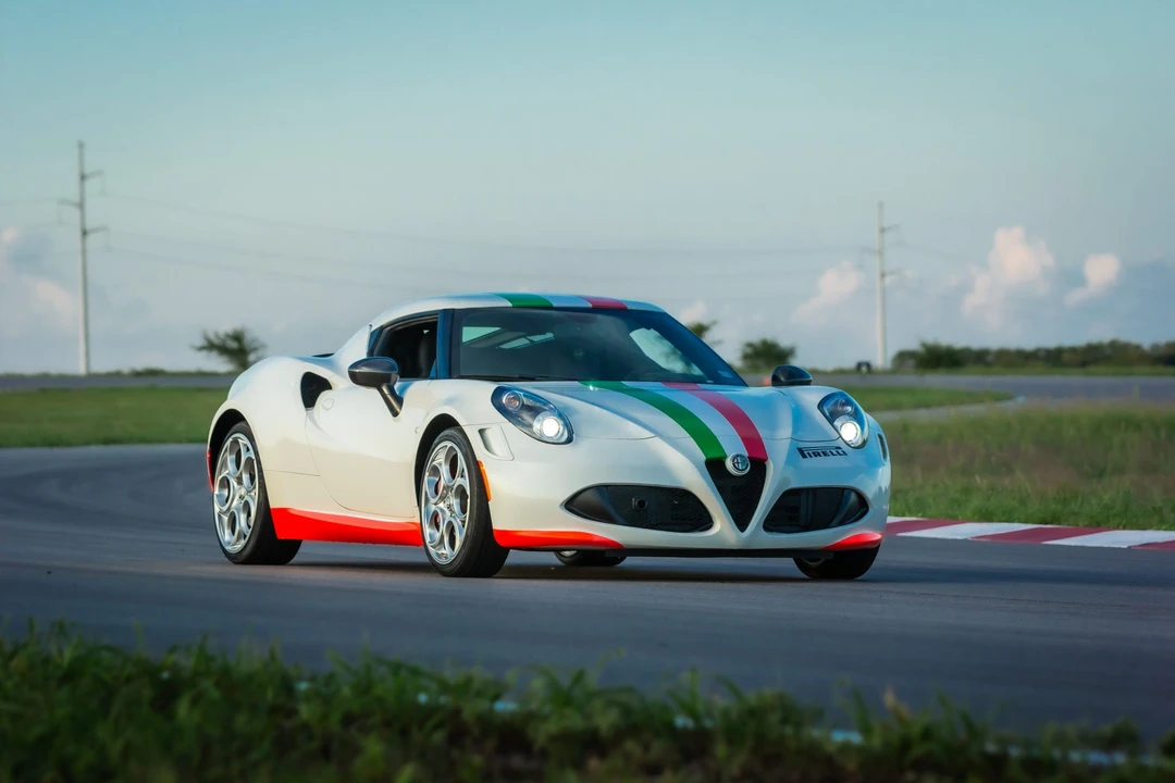 2015 Alfa Romeo 4C Coupe - Image 7 of 31
