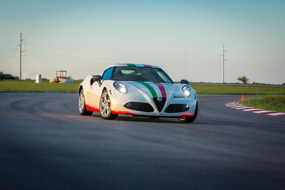 2015 Alfa Romeo 4C Coupe - Image 6 of 31
