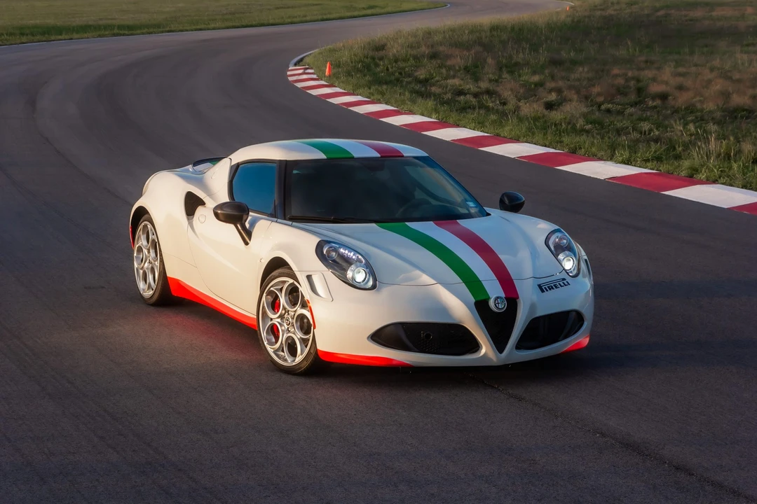 2015 Alfa Romeo 4C Coupe - Image 2 of 31