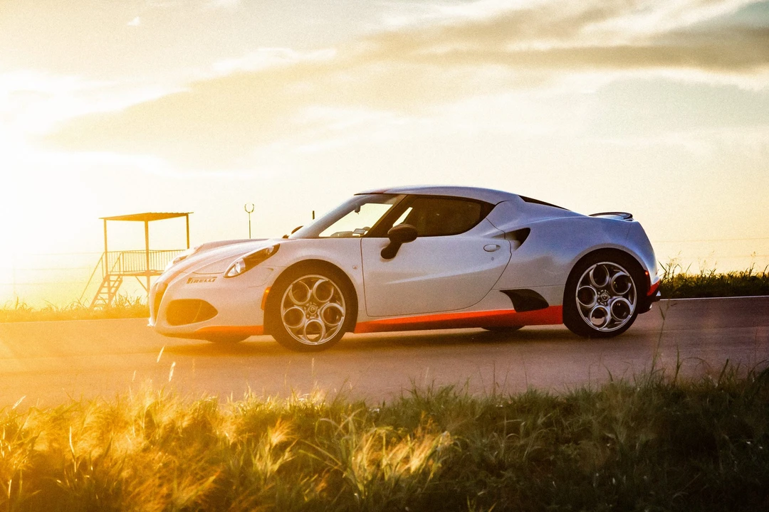 2015 Alfa Romeo 4C Coupe - Image 18 of 31
