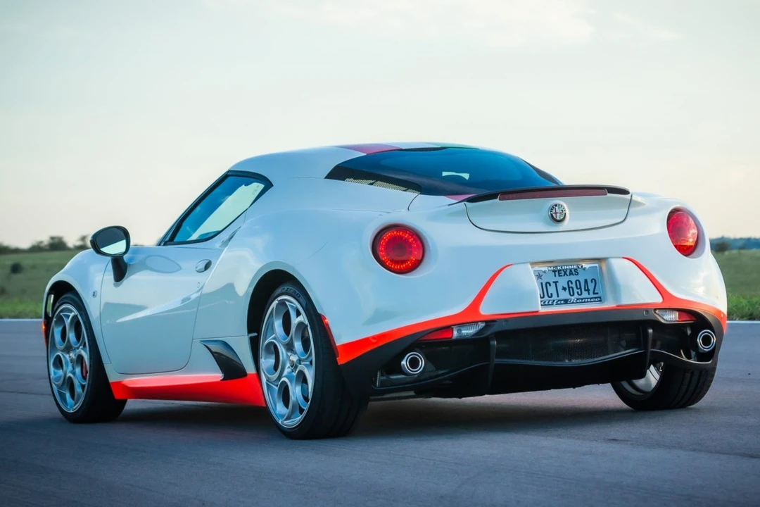 2015 Alfa Romeo 4C Coupe - Image 29 of 31