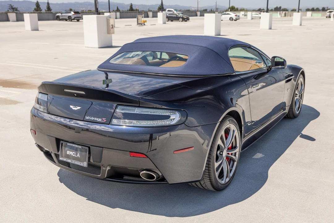 2017 Aston Martin V12 Vantage (2010-2018) - Image 14 of 31