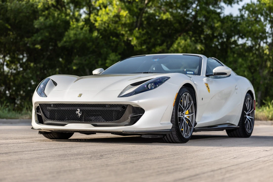 2021 Ferrari 812 GTS - Image 7 of 31