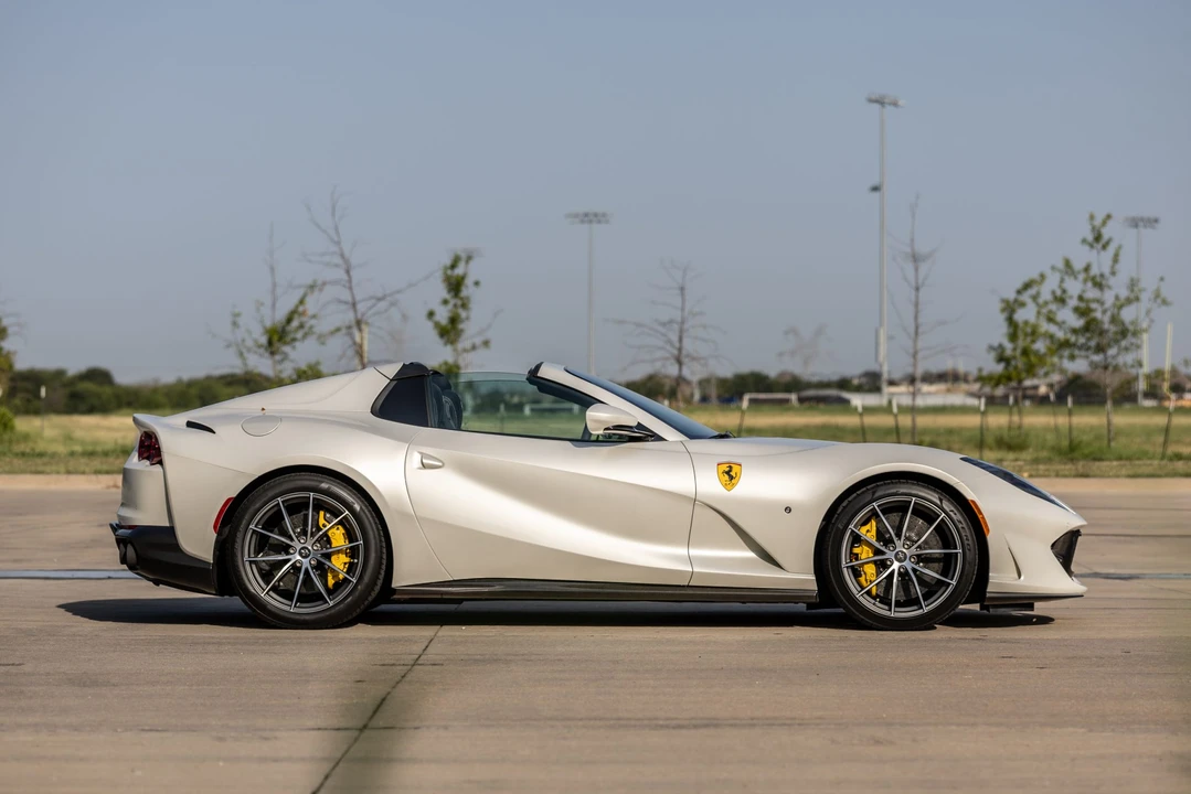 2021 Ferrari 812 GTS - Image 13 of 31