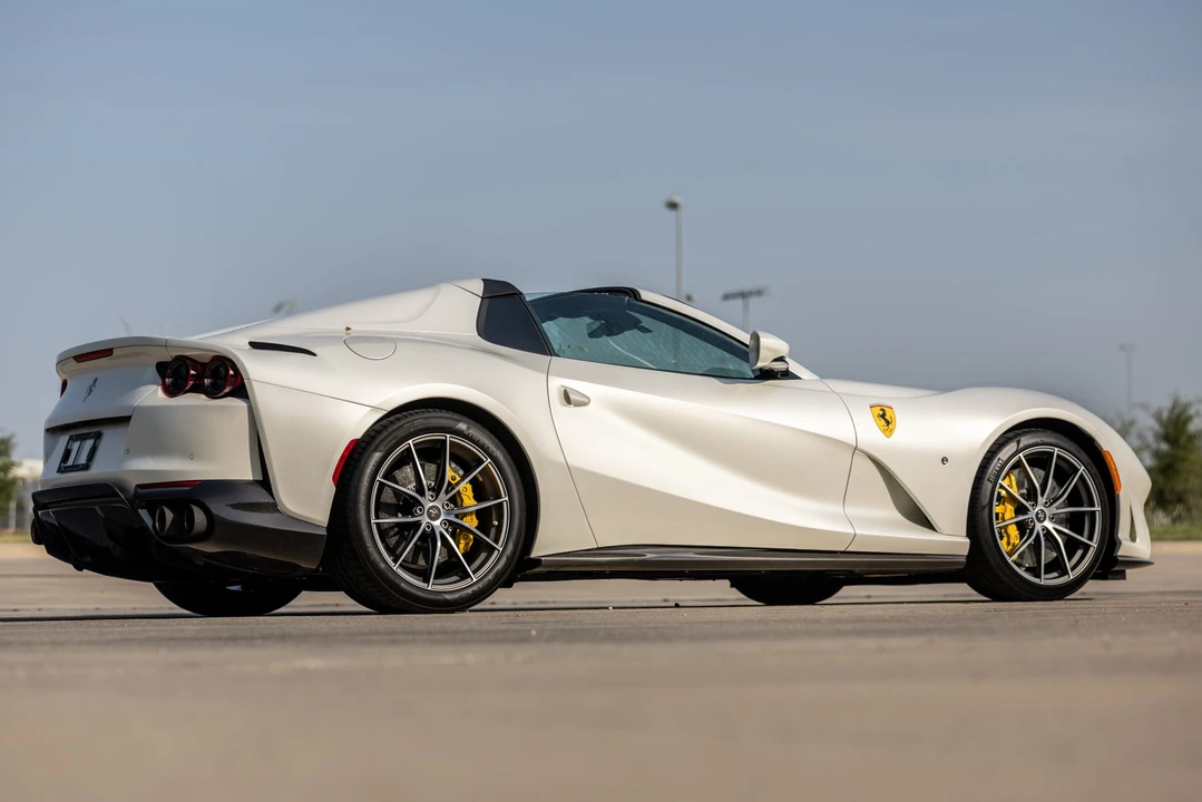 2021 Ferrari 812 GTS - Image 12 of 31