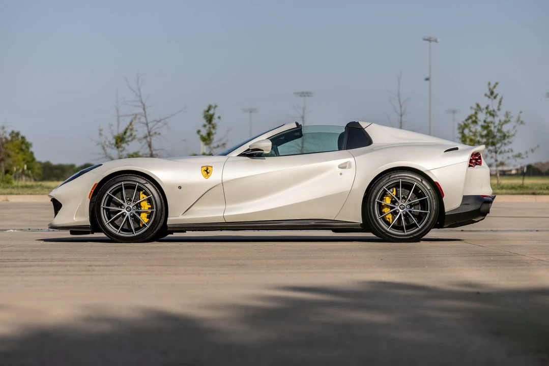 2021 Ferrari 812 GTS - Image 9 of 31