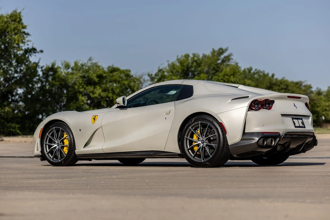 2021 Ferrari 812 GTS - Image 17 of 31