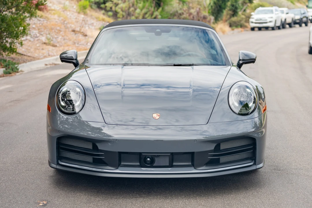 2025 Porsche 992 Carrera - Image 13 of 31