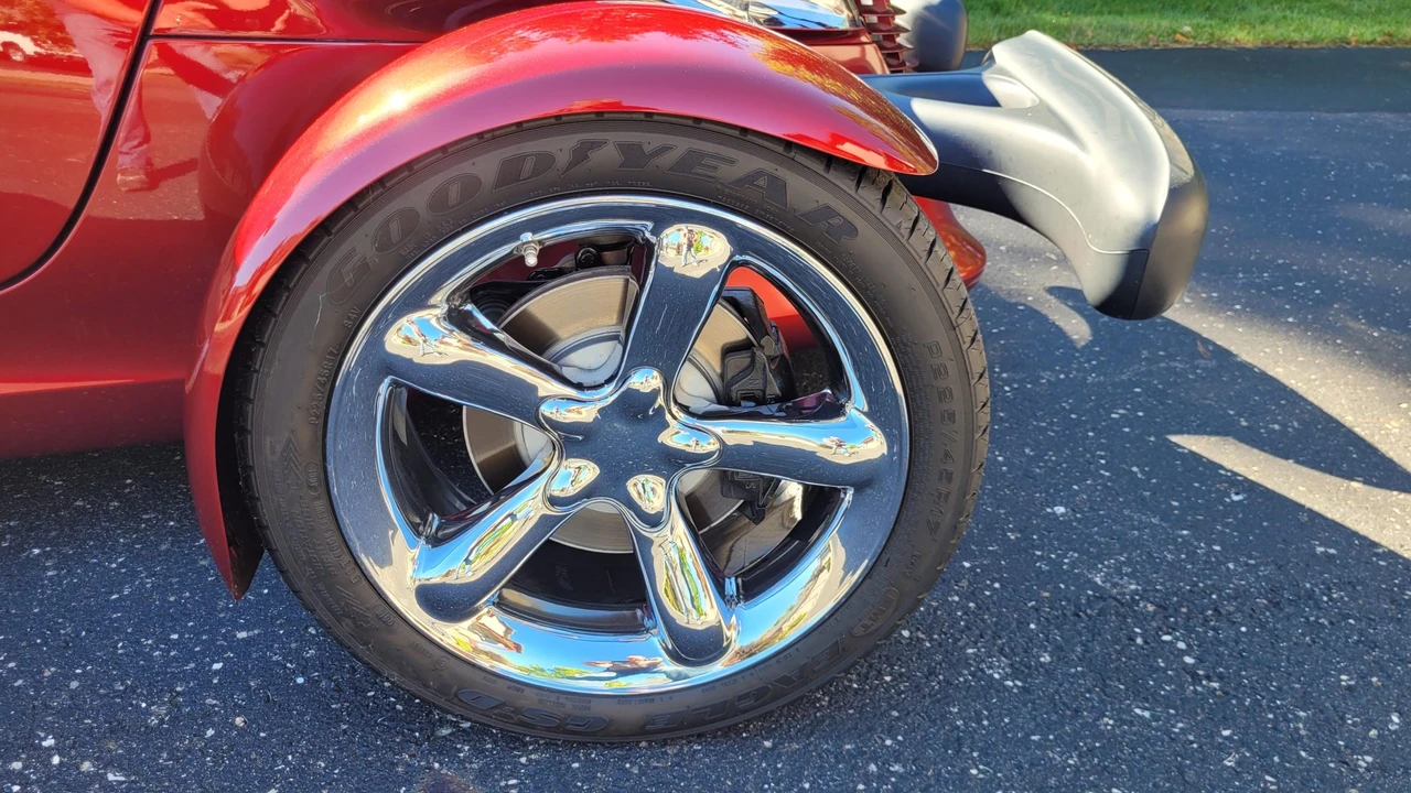 2002 Plymouth Prowler - Image 28 of 31