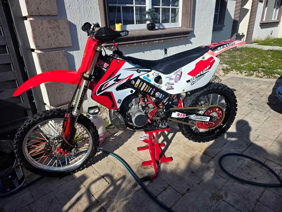 1999 Honda CR - Image 4 of 4
