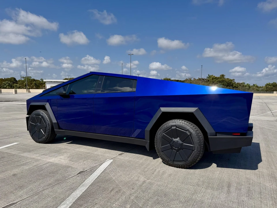2024 Tesla Cybertruck - Image 7 of 31