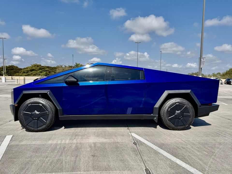 2024 Tesla Cybertruck - Image 6 of 31