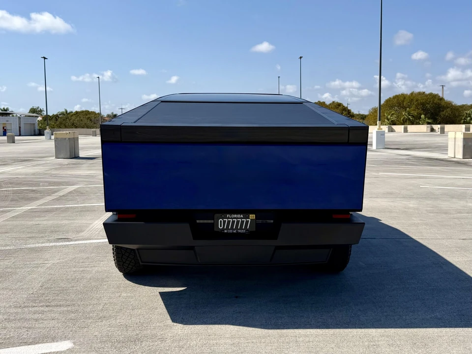 2024 Tesla Cybertruck - Image 12 of 31