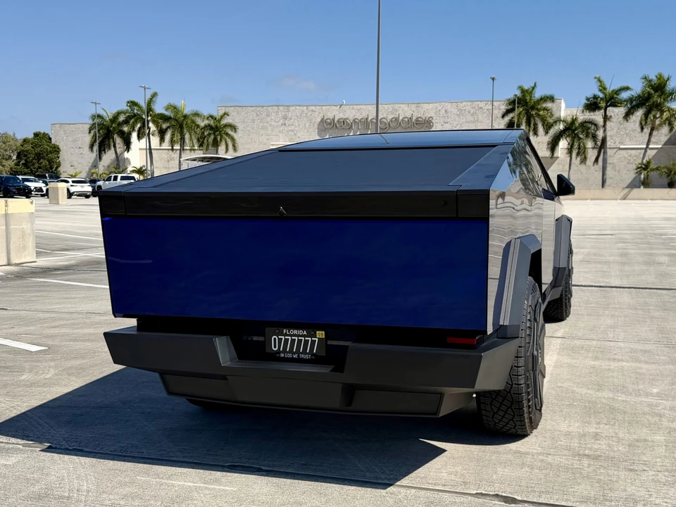 2024 Tesla Cybertruck - Image 30 of 31