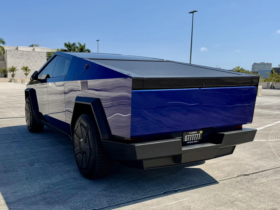 2024 Tesla Cybertruck - Image 28 of 31