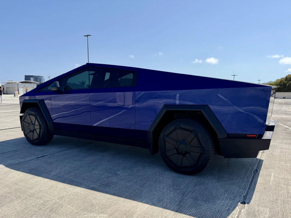 2024 Tesla Cybertruck - Image 27 of 31