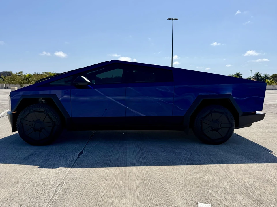 2024 Tesla Cybertruck - Image 26 of 31