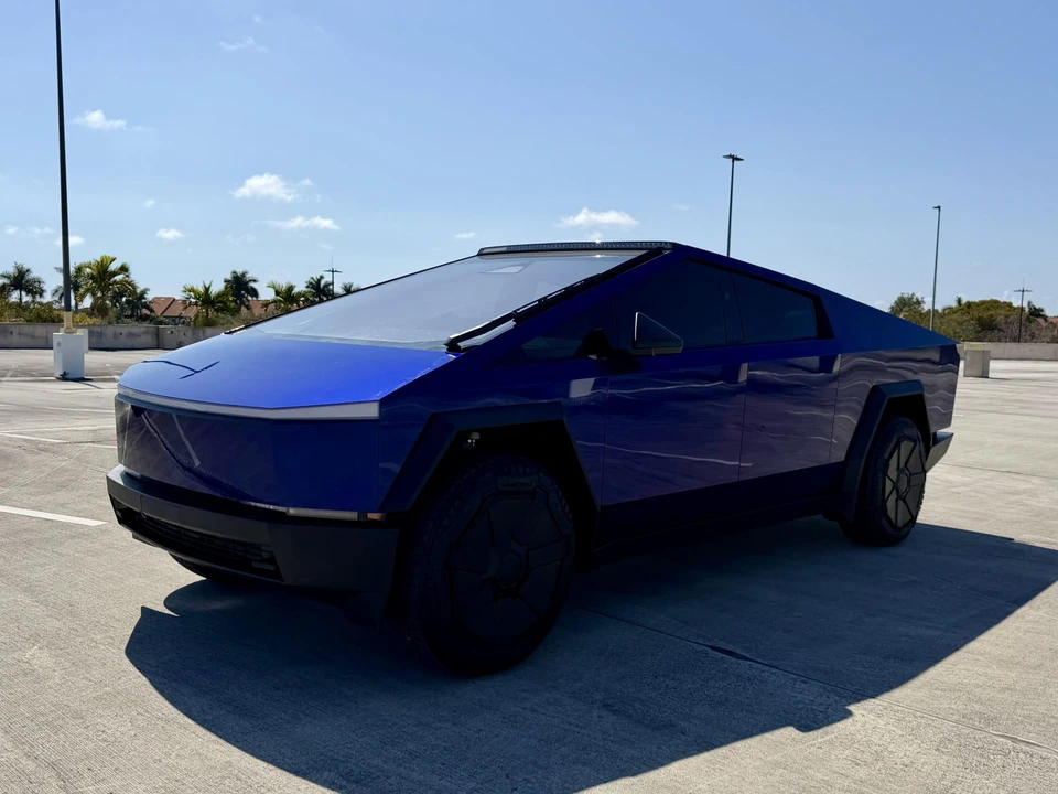 2024 Tesla Cybertruck - Image 24 of 31
