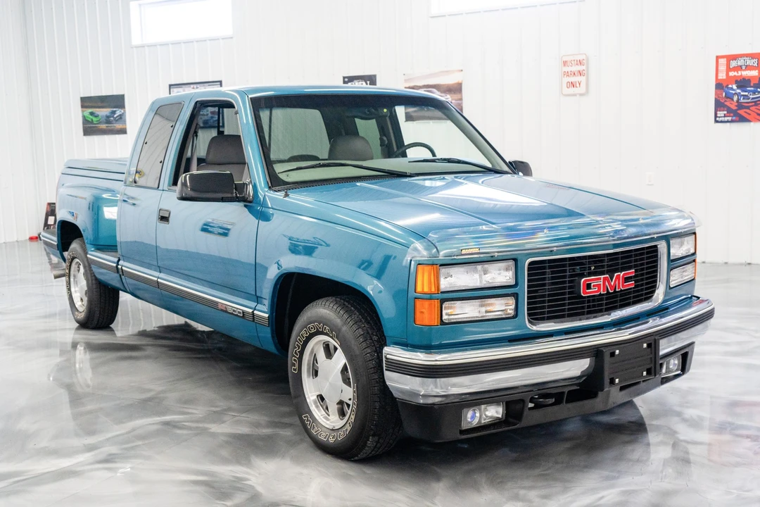 1997 GMC Sierra 1st Gen - Image 2 of 31