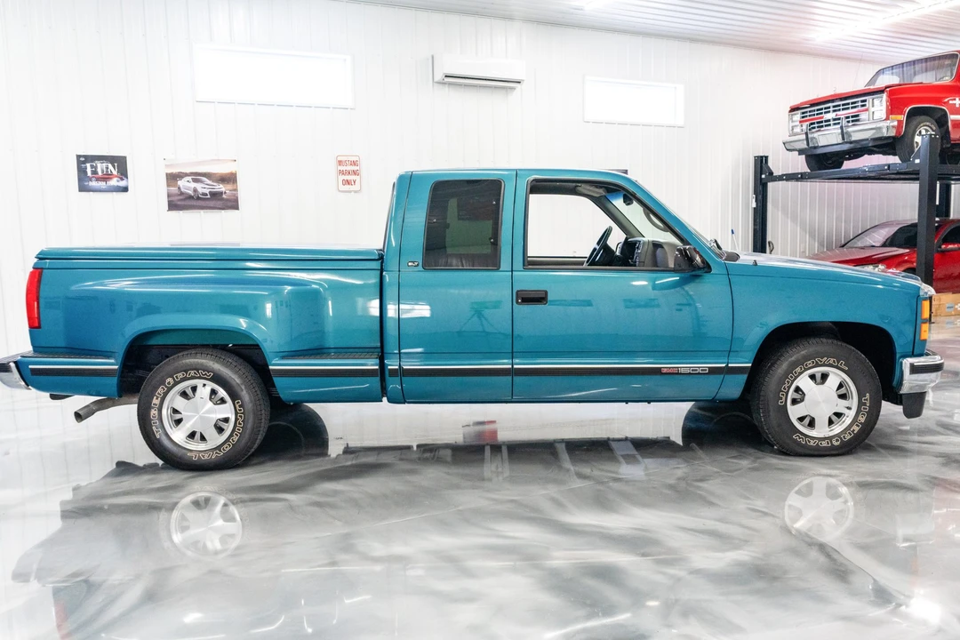 1997 GMC Sierra 1st Gen - Image 12 of 31