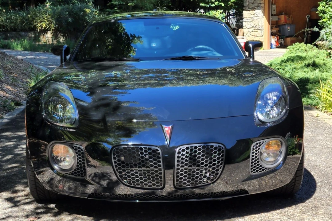 2009 Pontiac Solstice GXP - Image 2 of 31