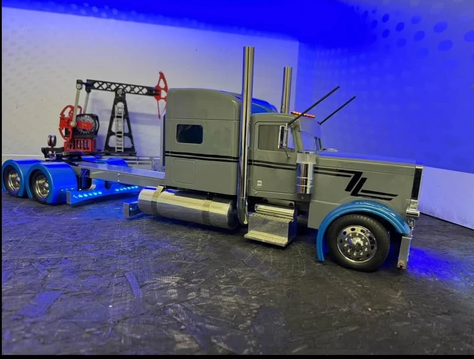 Parts & Memorabilia Scale Models - Image 6 of 8