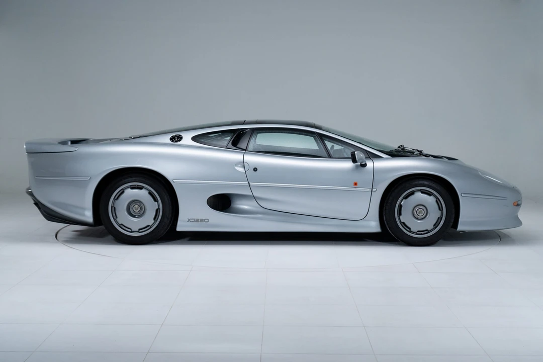 1993 Jaguar XJ220 - Image 8 of 31