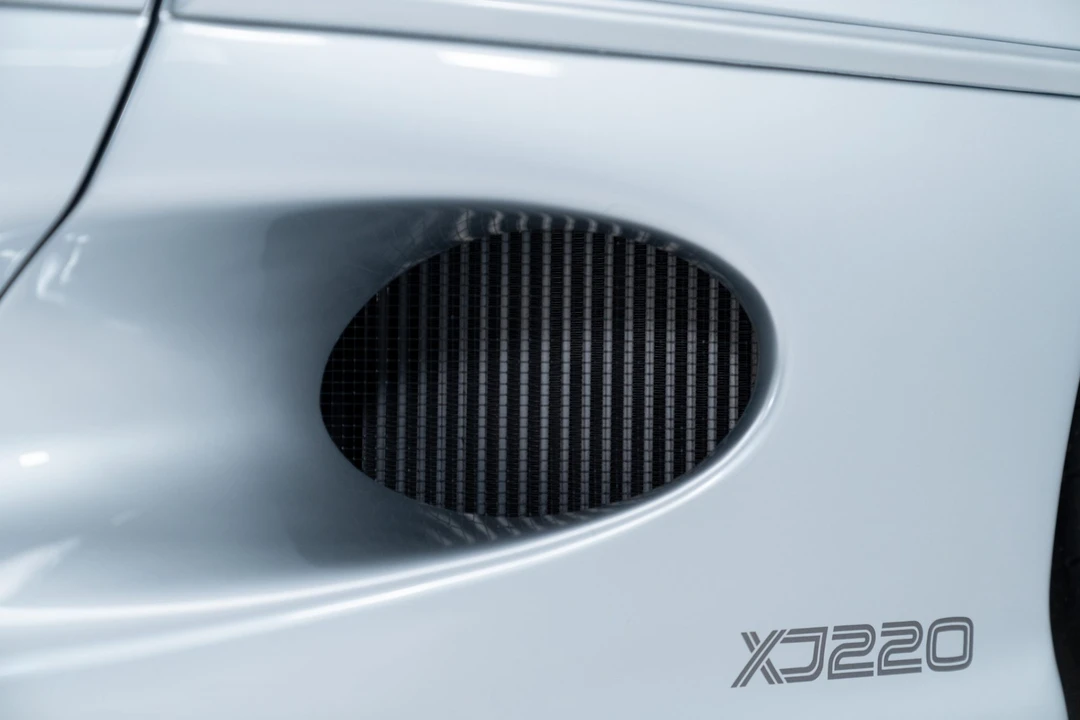 1993 Jaguar XJ220 - Image 13 of 31