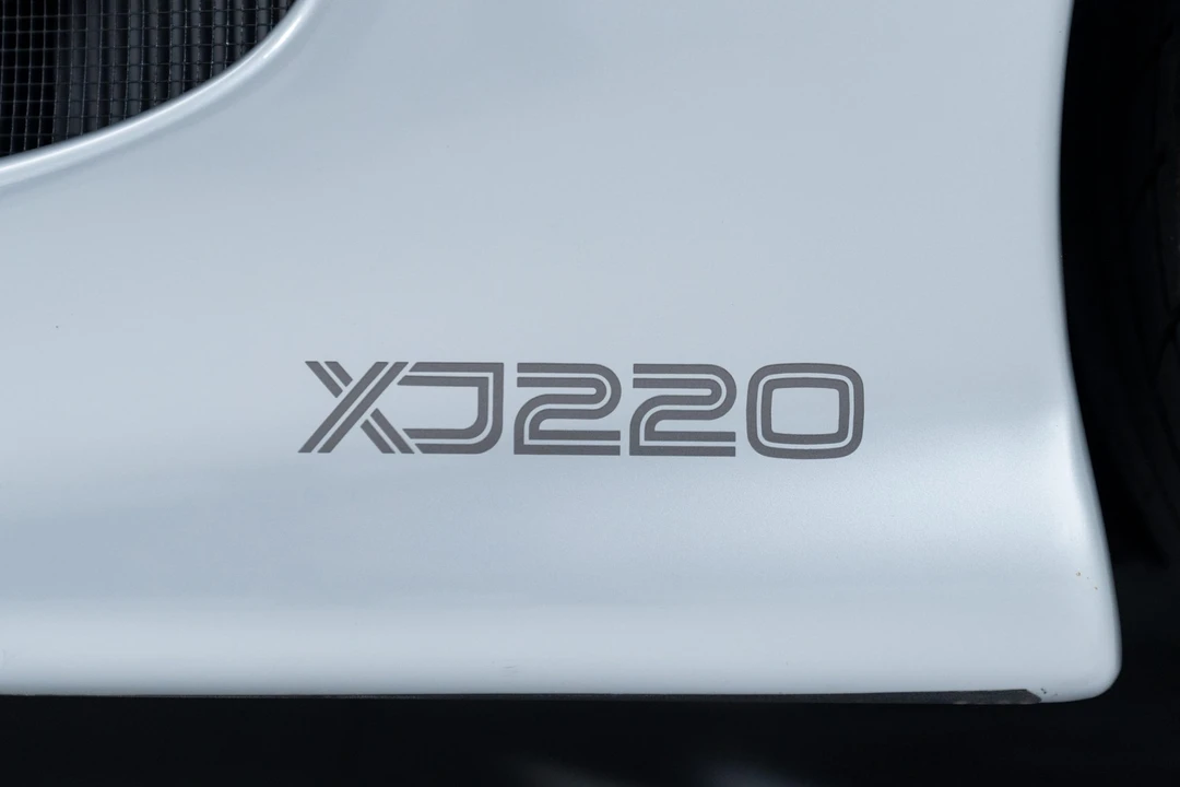 1993 Jaguar XJ220 - Image 15 of 31