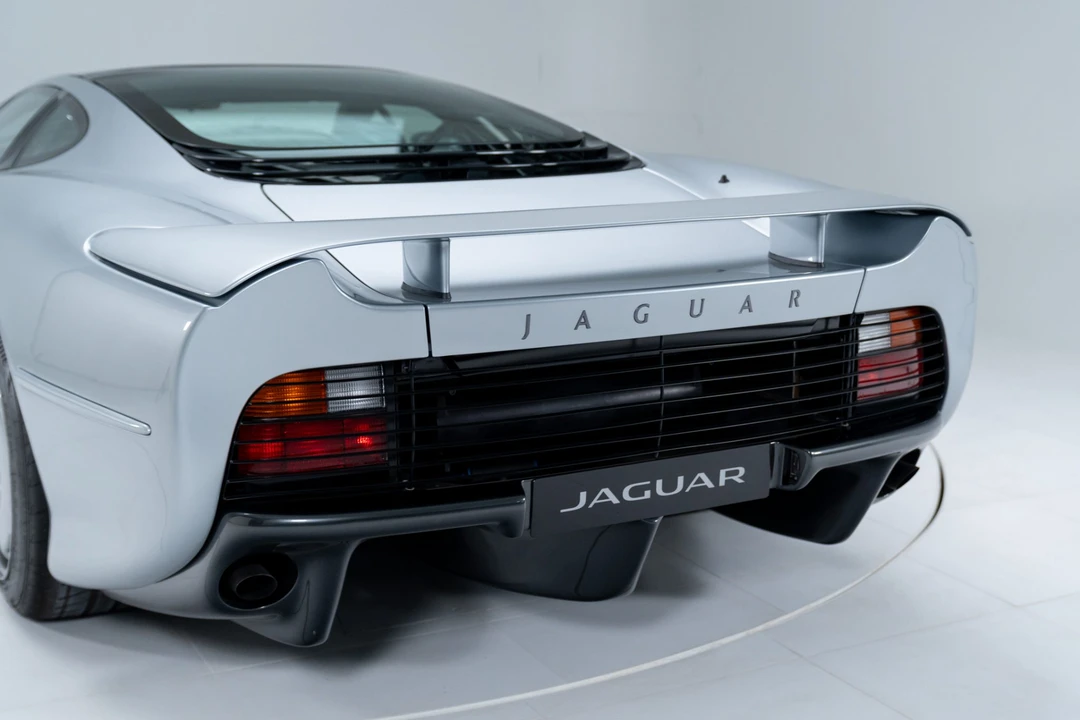 1993 Jaguar XJ220 - Image 16 of 31