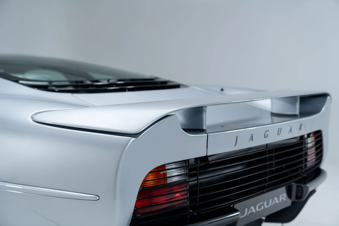 1993 Jaguar XJ220 - Image 17 of 31