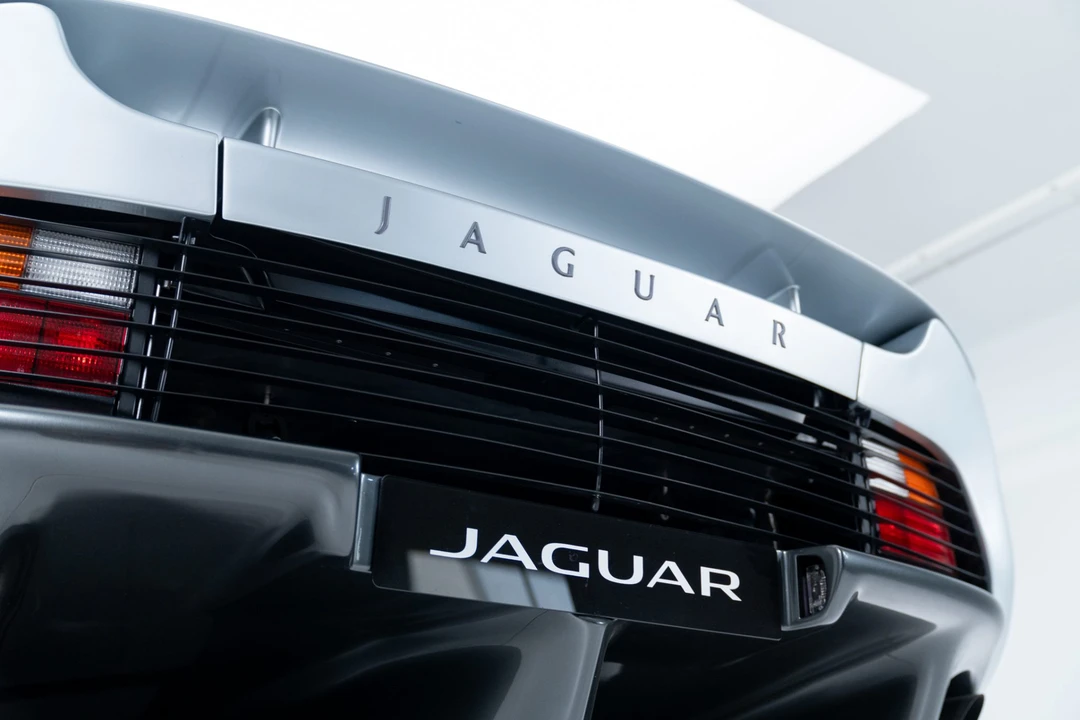 1993 Jaguar XJ220 - Image 25 of 31