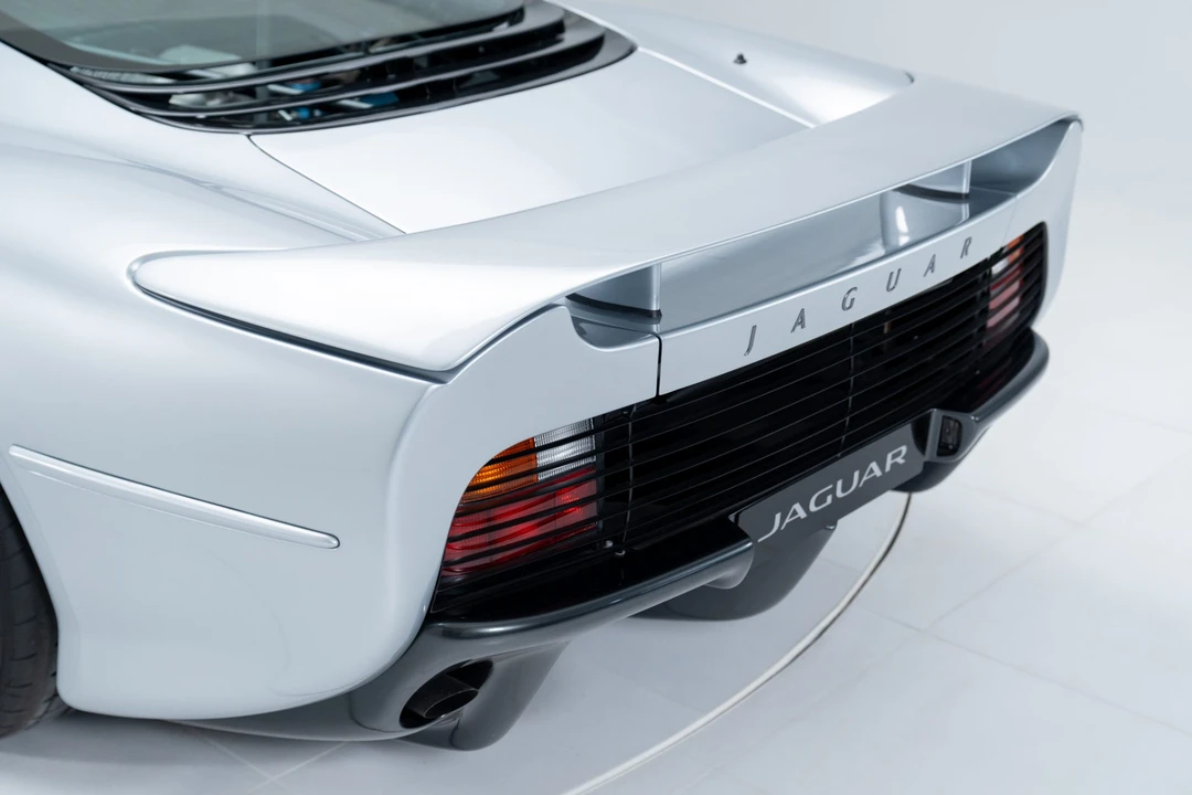 1993 Jaguar XJ220 - Image 18 of 31