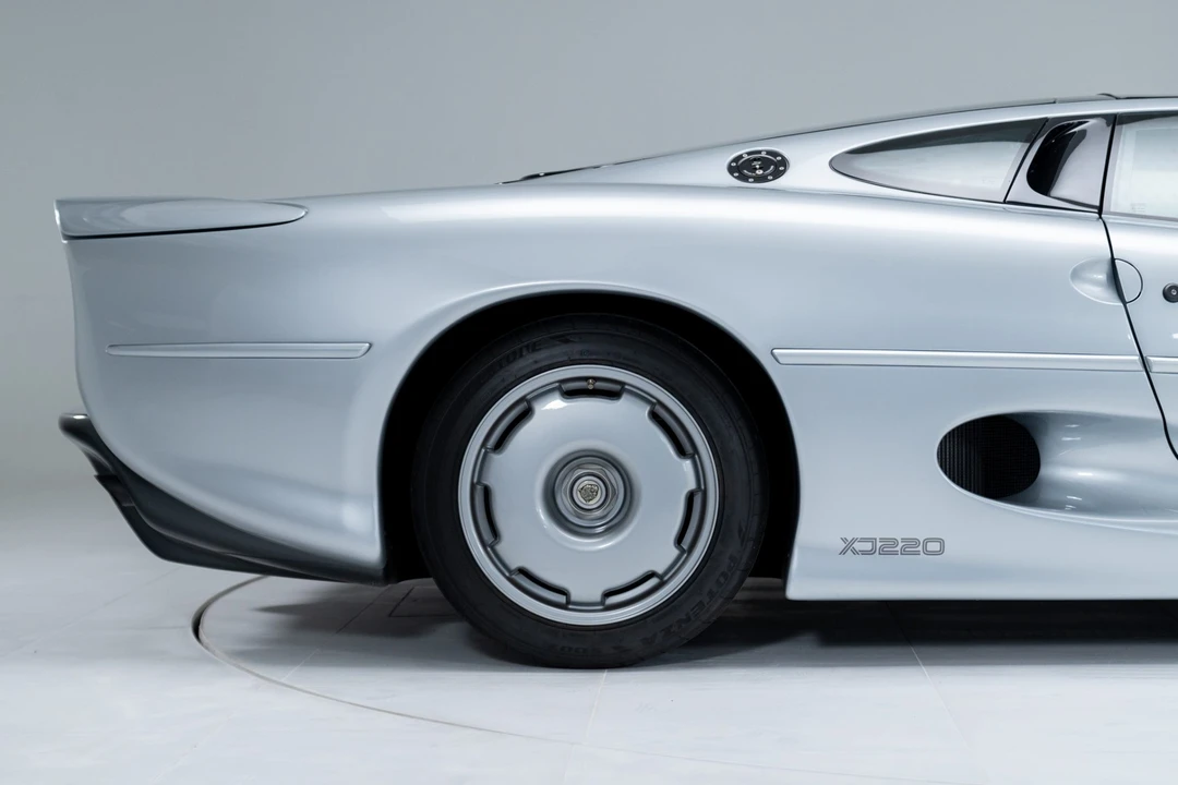 1993 Jaguar XJ220 - Image 26 of 31