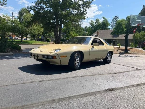 1982 Porsche 928 - Image 4 of 5