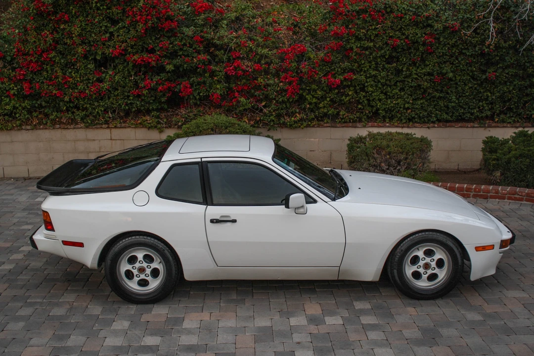 1983 Porsche 944 - Image 8 of 31
