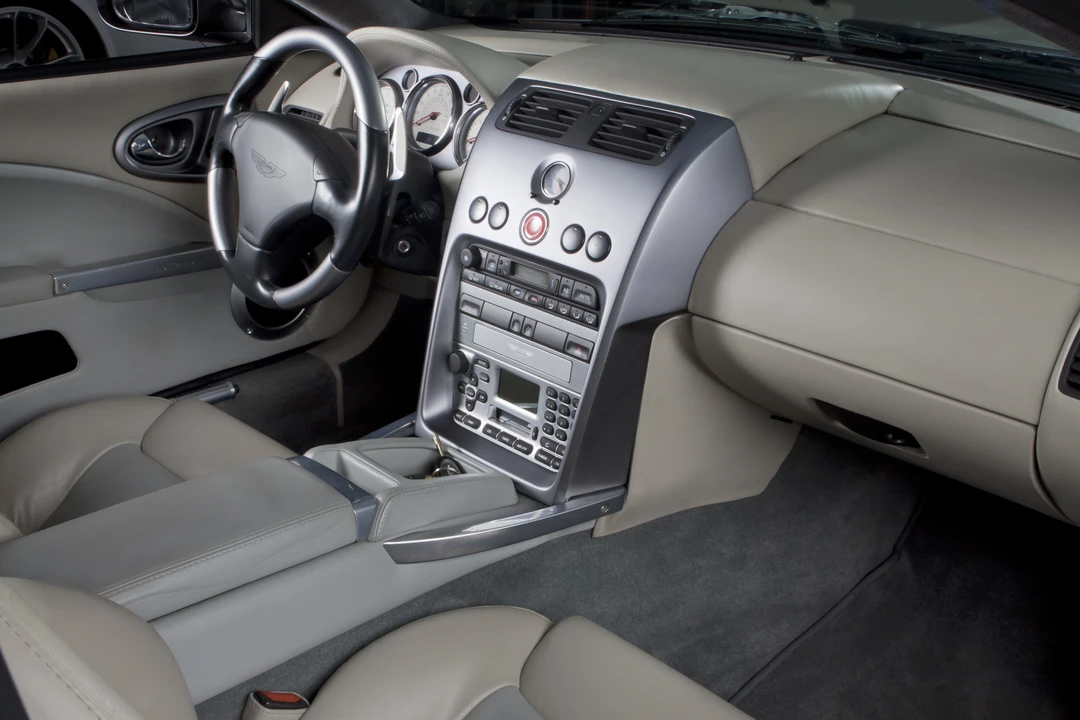2003 Aston Martin Vanquish 1st Gen - Image 19 of 31