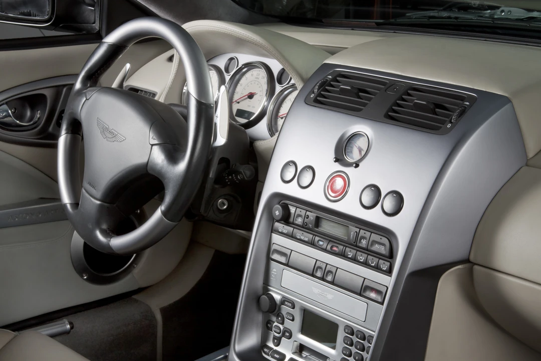 2003 Aston Martin Vanquish 1st Gen - Image 20 of 31